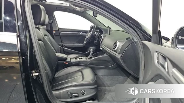 Audi New A3 2018 Черный из Кореи, фото 2