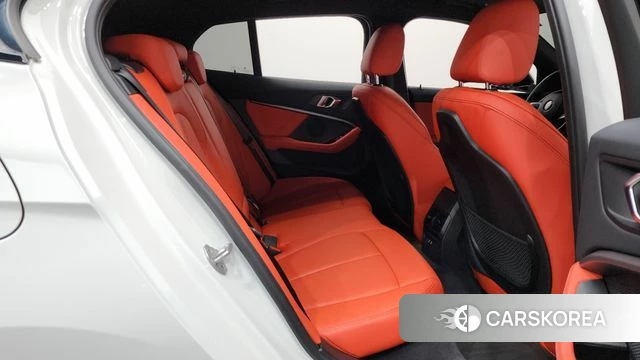 BMW 1 Series (F40) 2021 Белый из Кореи, фото 2