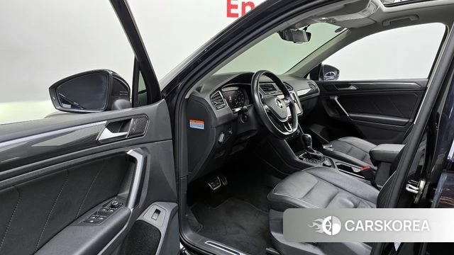 Volkswagen Tiguan second Generation 2018 Черный из Кореи, фото 2