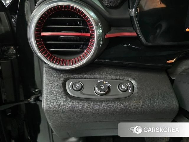 Chevrolet (GM Daewoo) Trax Crossover 2023 Черный из Кореи, фото 2