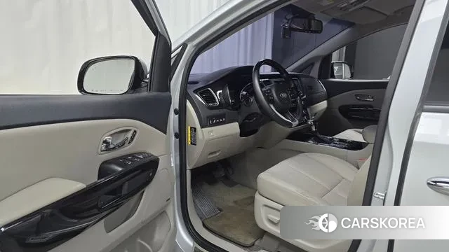 Kia The New Carnival 2018 Серебряный из Кореи, фото 2