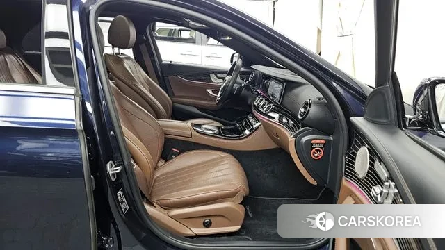 Mercedes-Benz E-Class W213 2023 Синий из Кореи, фото 2