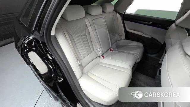 Hyundai Grandeur Hybrid (GN7) 2023 Черный из Кореи, фото 2