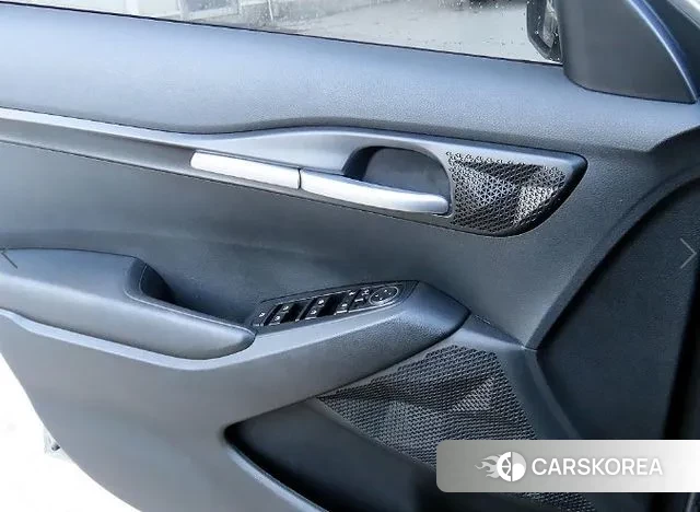 Kia Seltos 2021 Серебристо-серый из Кореи, фото 2