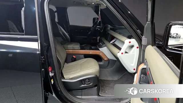 Land Rover Defender (L663) 2022 Черный из Кореи, фото 2