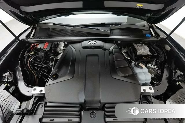 Volkswagen Touareg 2021 Черный из Китая, фото 2