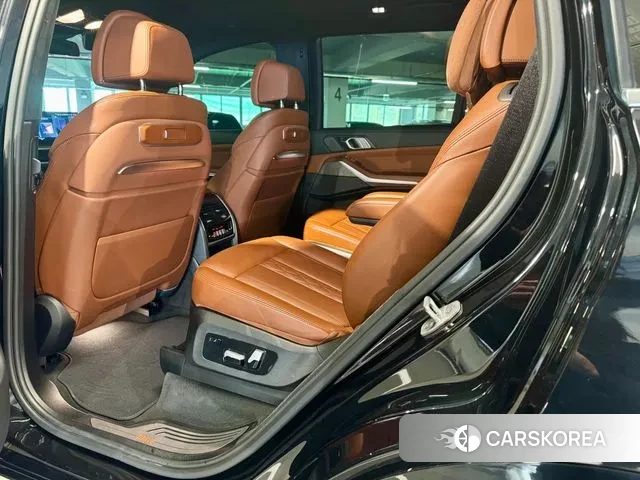 BMW X7 (G07) 2022 Черный из Кореи, фото 2