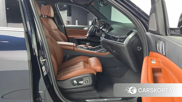 BMW X7 (G07) 2021 Черный из Кореи, фото 2