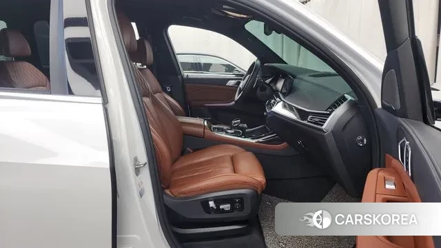 BMW X7 (G07) 2020 Белый из Кореи, фото 2