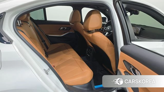 BMW 3 Series (G20) 2023 Белый из Кореи, фото 2