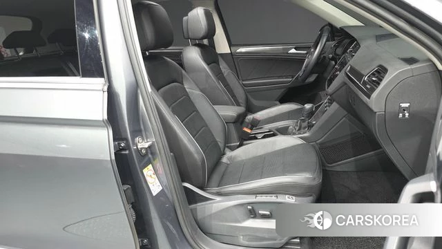 Volkswagen Tiguan second Generation 2020 Серый из Кореи, фото 2