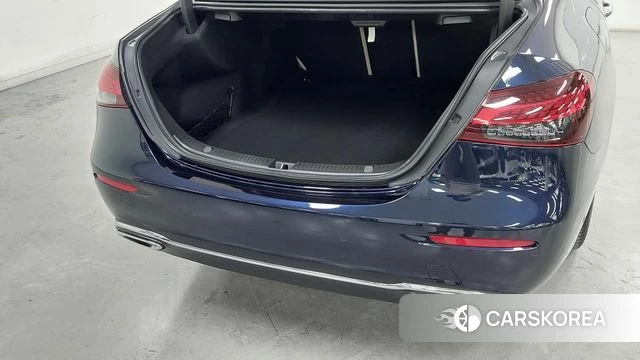 Mercedes-Benz E-Class W213 2023 Синий из Кореи, фото 2