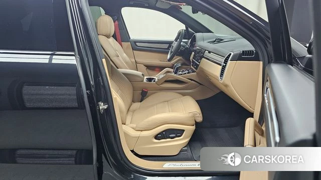 Porsche Cayenne (PO536) 2022 Черный из Кореи, фото 2