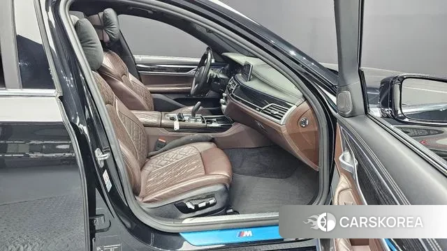 BMW 7 Series (G11) 2020 Черный из Кореи, фото 2