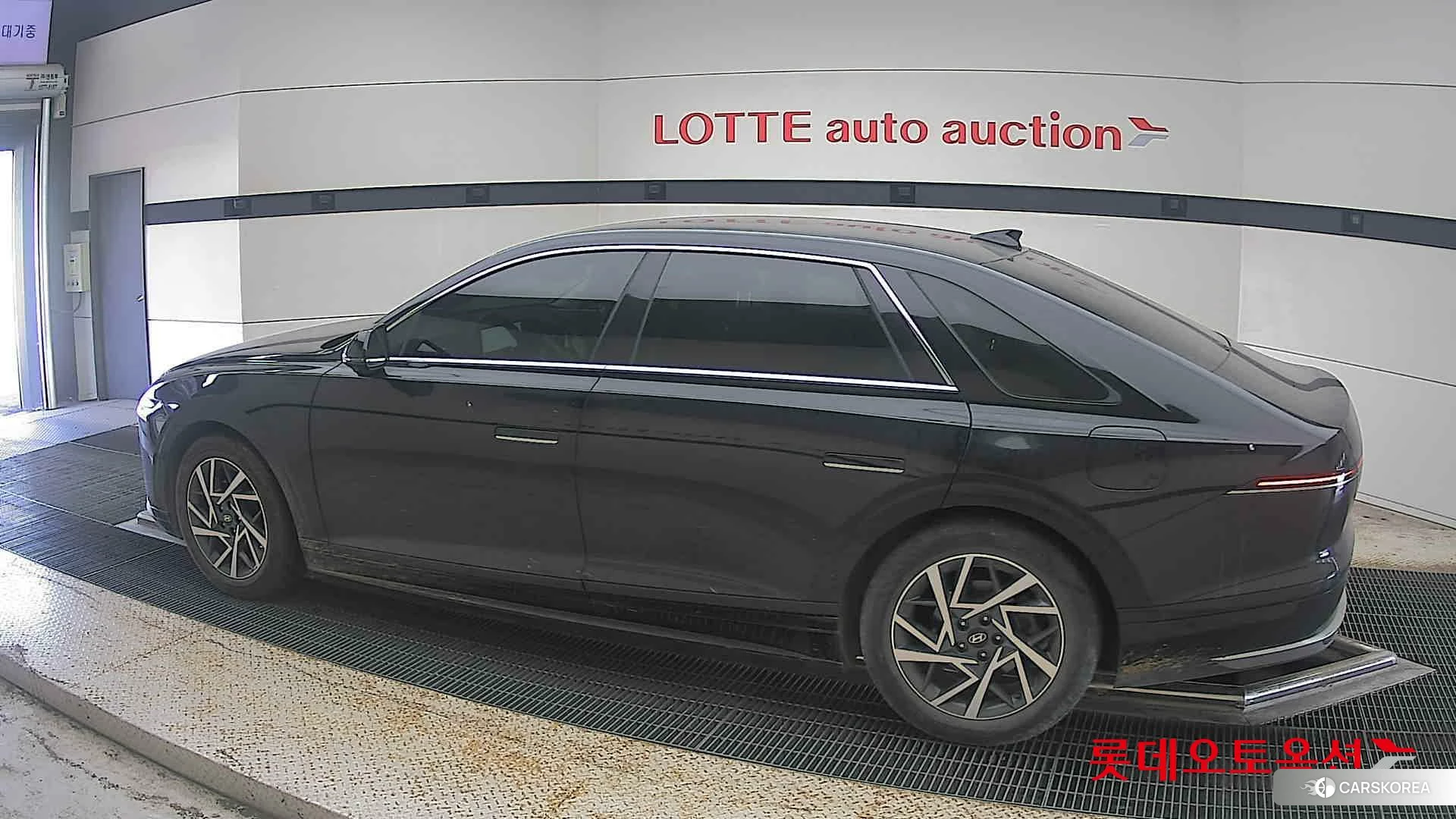Hyundai Grandeur Hybrid 2023 Abyss Black Pearl из Кореи, фото 2