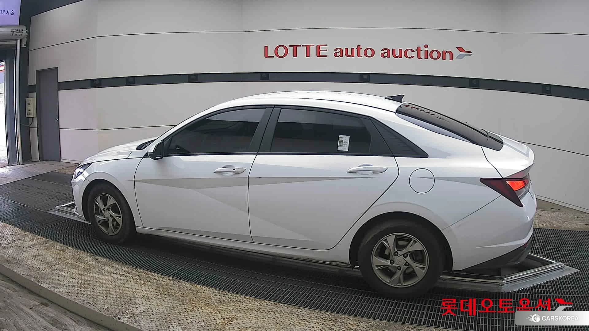 Hyundai Avante 2022 Белый из Кореи, фото 2