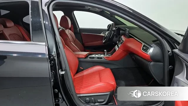 Genesis The New G70 2022 Черный из Кореи, фото 2