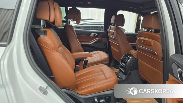 BMW X7 (G07) 2025 Белый из Кореи, фото 2