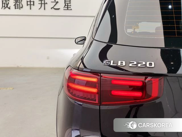 Mercedes-Benz GLB 2025 Черный из Китая, фото 2