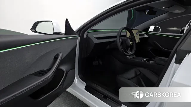 Tesla Model 3 2024 Белый из Кореи, фото 2