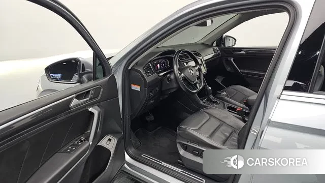 Volkswagen Tiguan Allspace 2020 Серый из Кореи, фото 2
