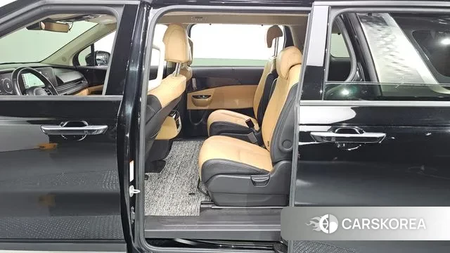 Kia Carnival 4th generation 2022 Черный из Кореи, фото 2