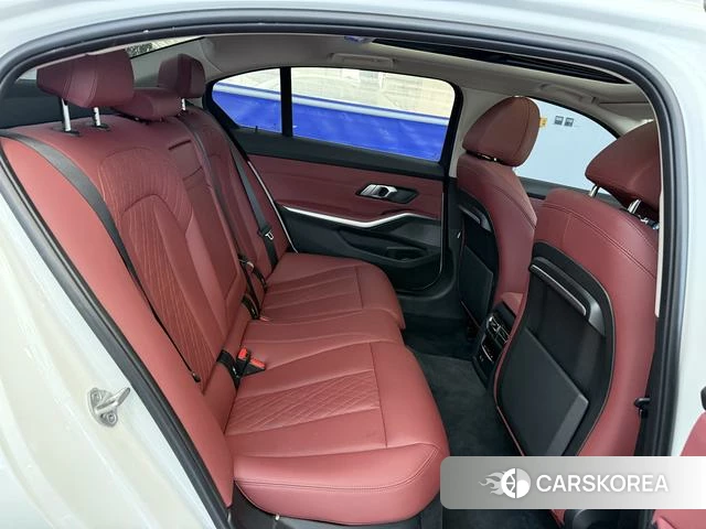 BMW 3 series 2022 Белый из Китая, фото 2