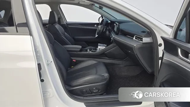 Kia K5 3rd generation 2023 Белый из Кореи, фото 2