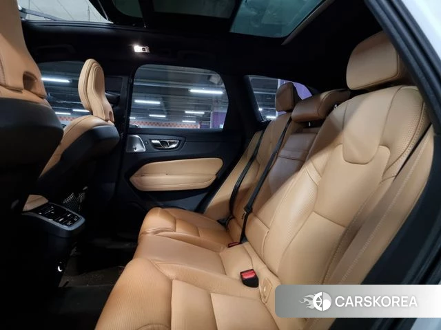 Volvo XC60 second Generation 2018 Белый из Кореи, фото 2