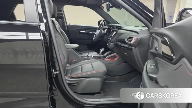 Chevrolet (GM Daewoo) Trailblazer 2023 Черный из Кореи, фото 2