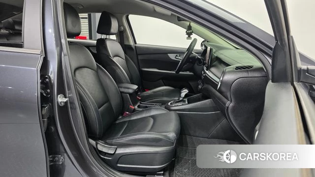 Kia The New K3 2nd generation 2021 Серый из Кореи, фото 2