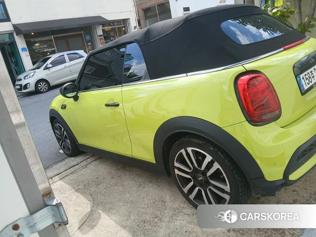 Mini Cooper S Convertible 2023 Светло-зеленый из Кореи, фото 2