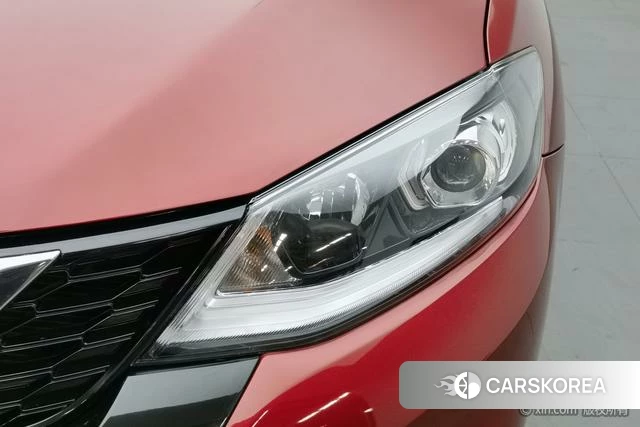 Nissan TIIDA 2022 Красный из Китая, фото 2