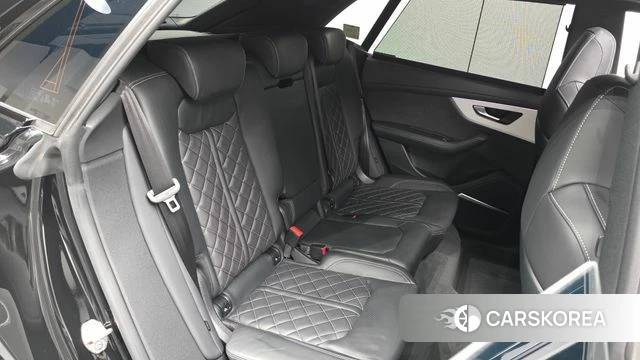 Audi Q8 (4M) 2023 Черный из Кореи, фото 2