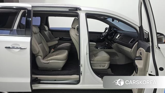 Kia The New Carnival 2019 Белый из Кореи, фото 2