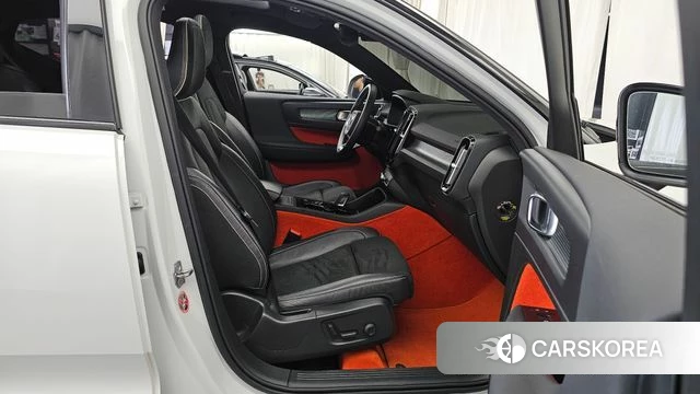 Volvo XC40 2021 Белый из Кореи, фото 2