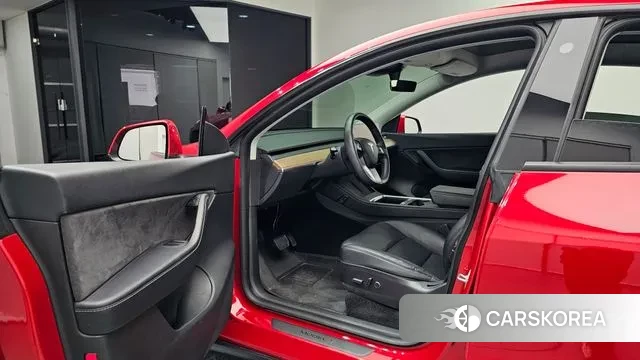 Tesla Model Y 2021 Красный из Кореи, фото 2