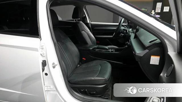 Hyundai Sonata D Edge Hybrid (DN8) 2023 Белый из Кореи, фото 2