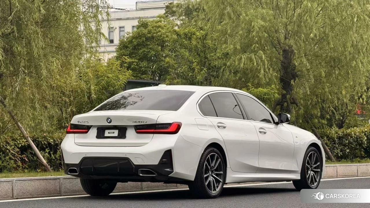 BMW 3 series 2022 Белый из Китая, фото 2