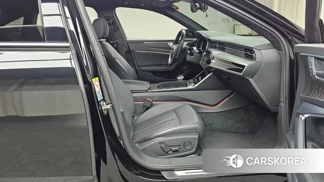 Audi A6 (C8) 2021 Черный из Кореи, фото 2