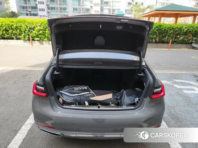 BMW 7 Series (G11) 2020 Серебристо-серый из Кореи, фото 2