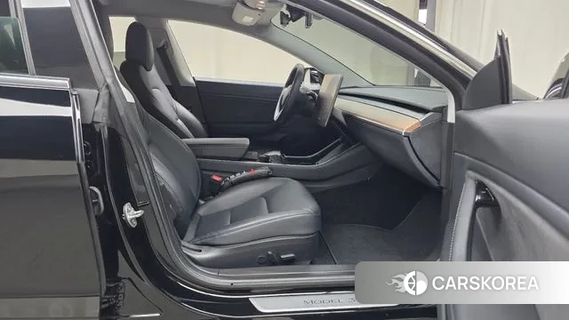 Tesla Model 3 2020 Черный из Кореи, фото 2