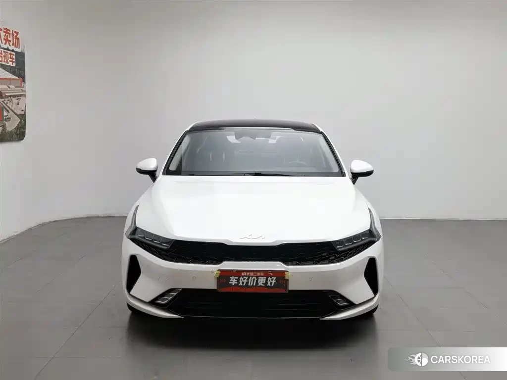 Kia K5 2022 Белый из Китая, фото 2