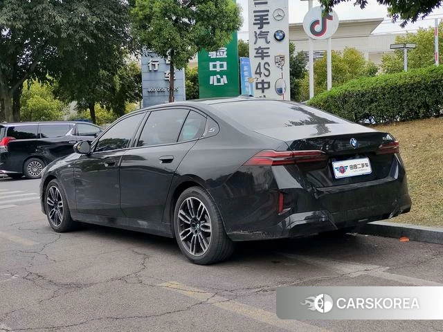 BMW 5 series 2024 Черный из Китая, фото 2