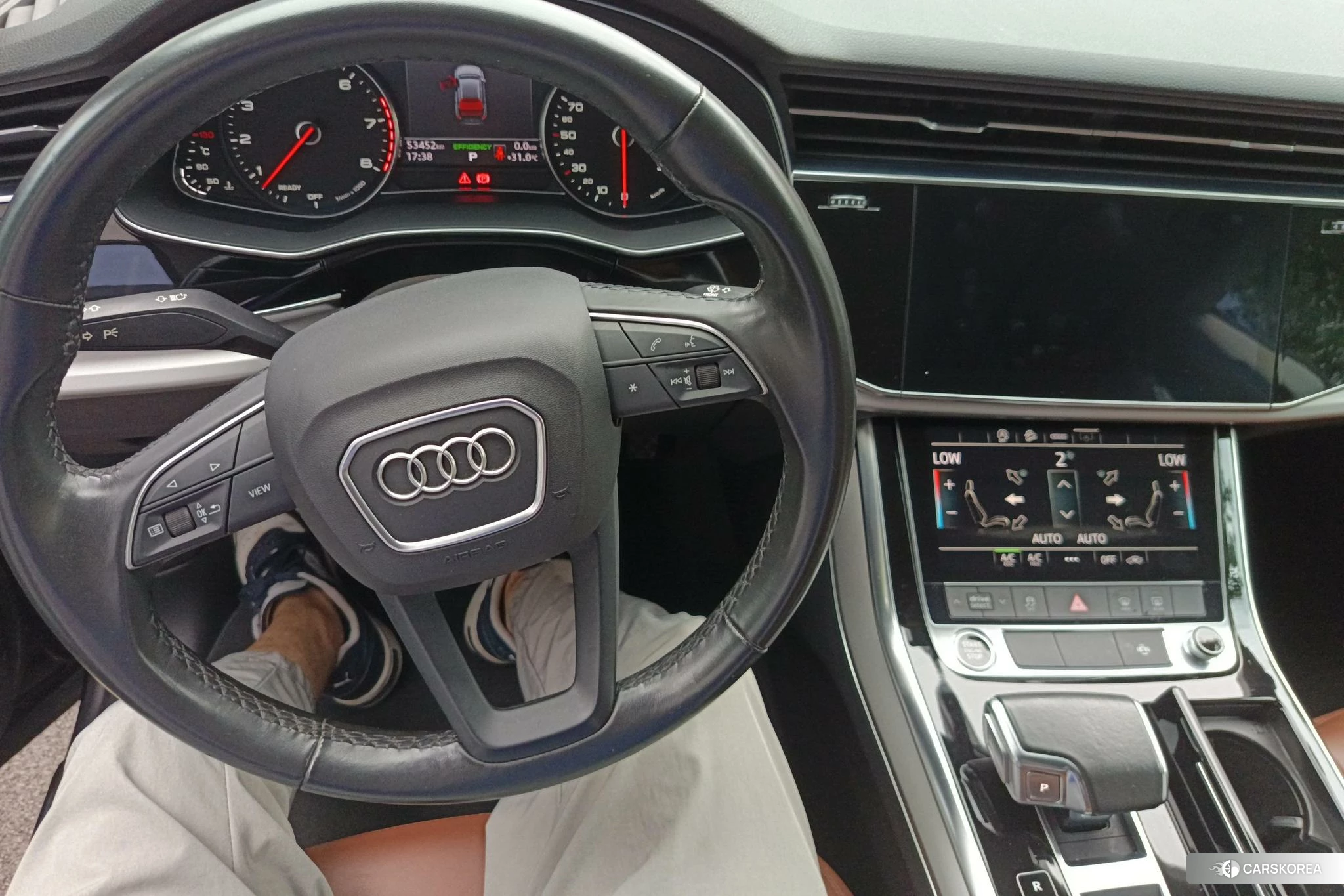 Audi Q8 2020 Черный из Китая, фото 2