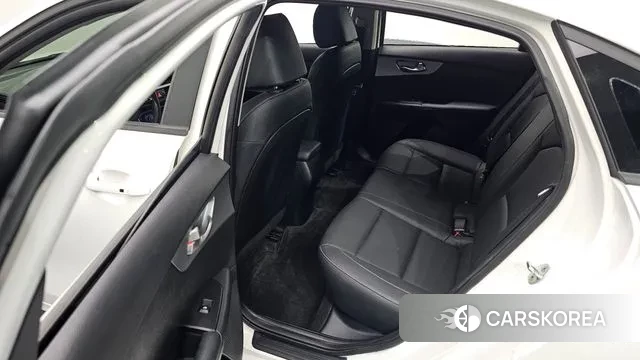 Kia The New K3 2nd generation 2021 Белый из Кореи, фото 2