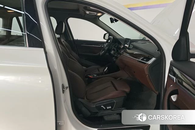 BMW X1 2022 Белый из Китая, фото 2