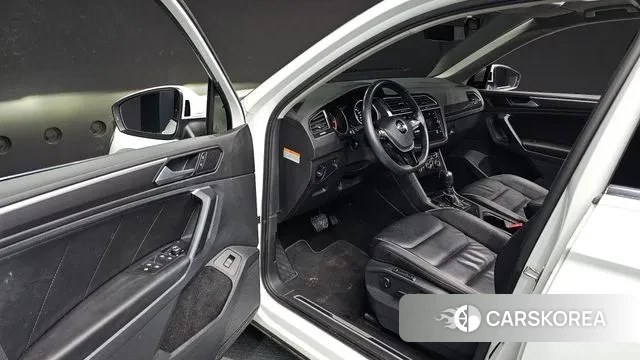 Volkswagen Tiguan second Generation 2019 Белый из Кореи, фото 2