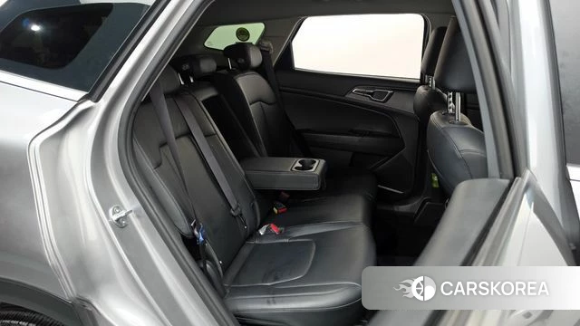 Kia Sportage 5th Generation 2022 Серебристо-серый из Кореи, фото 2