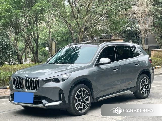 BMW X1 2023 Серебристо-серый из Китая, фото 2